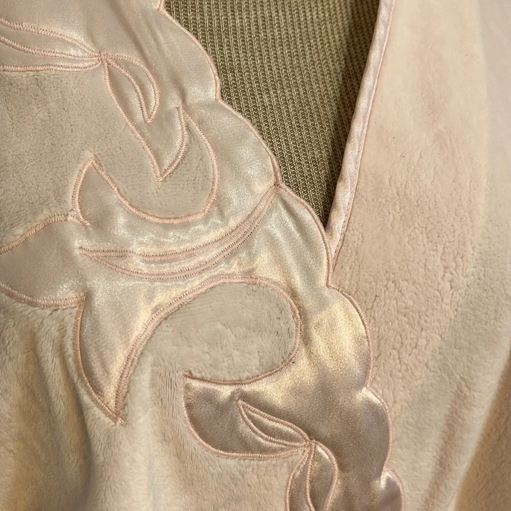 Vintage Diamond Tea Womens Robe Size M Wrap Light Pink Embroidered